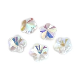Szklana zawieszka w kształcie kwiatka 13 mm