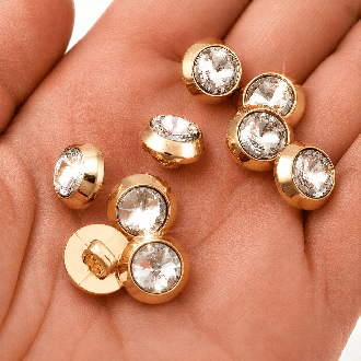 Guzik 54281 z dużą cyrkonią i złotą obwódką 13 mm. Opakowanie 5 szt.